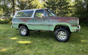 Dodge-Ramcharger-1974-SUV-4