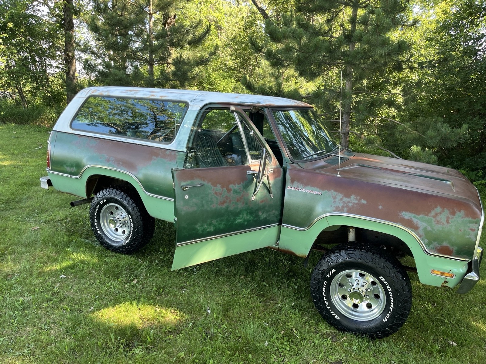 Dodge-Ramcharger-1974-SUV-8