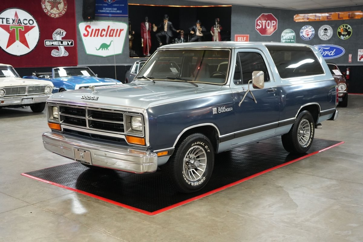 Dodge-Ramcharger-1987-SUV-1
