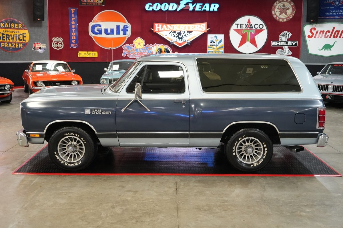 Dodge-Ramcharger-1987-SUV-10