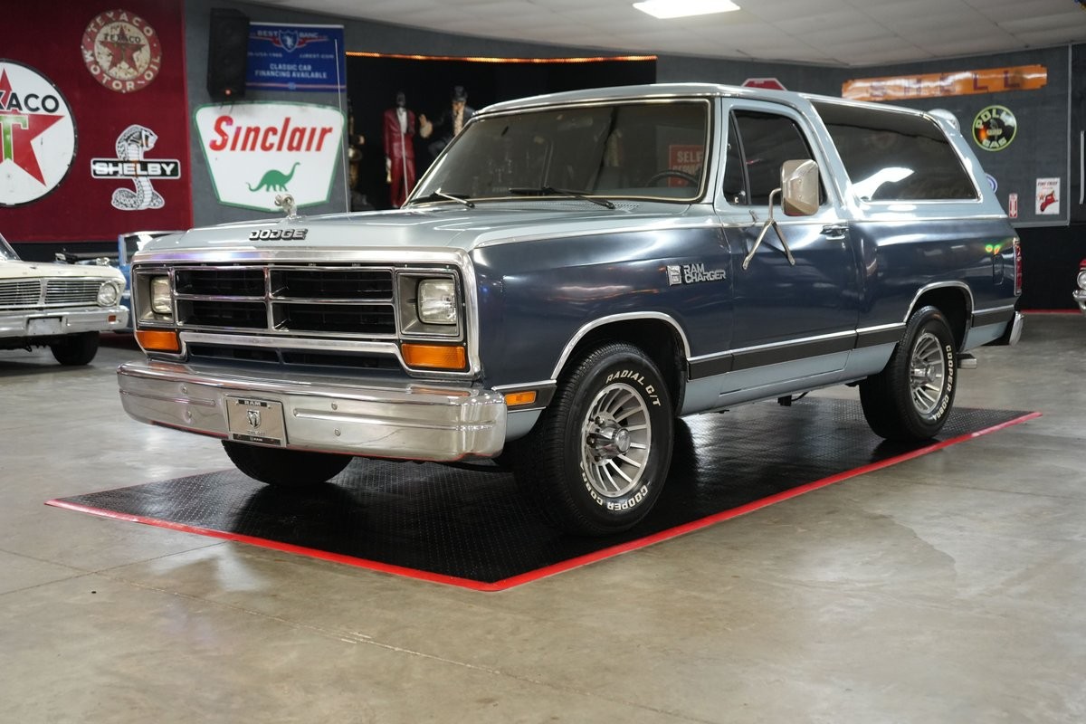 Dodge-Ramcharger-1987-SUV-18