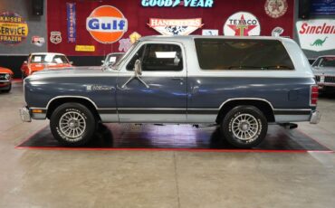 Dodge-Ramcharger-1987-SUV-2