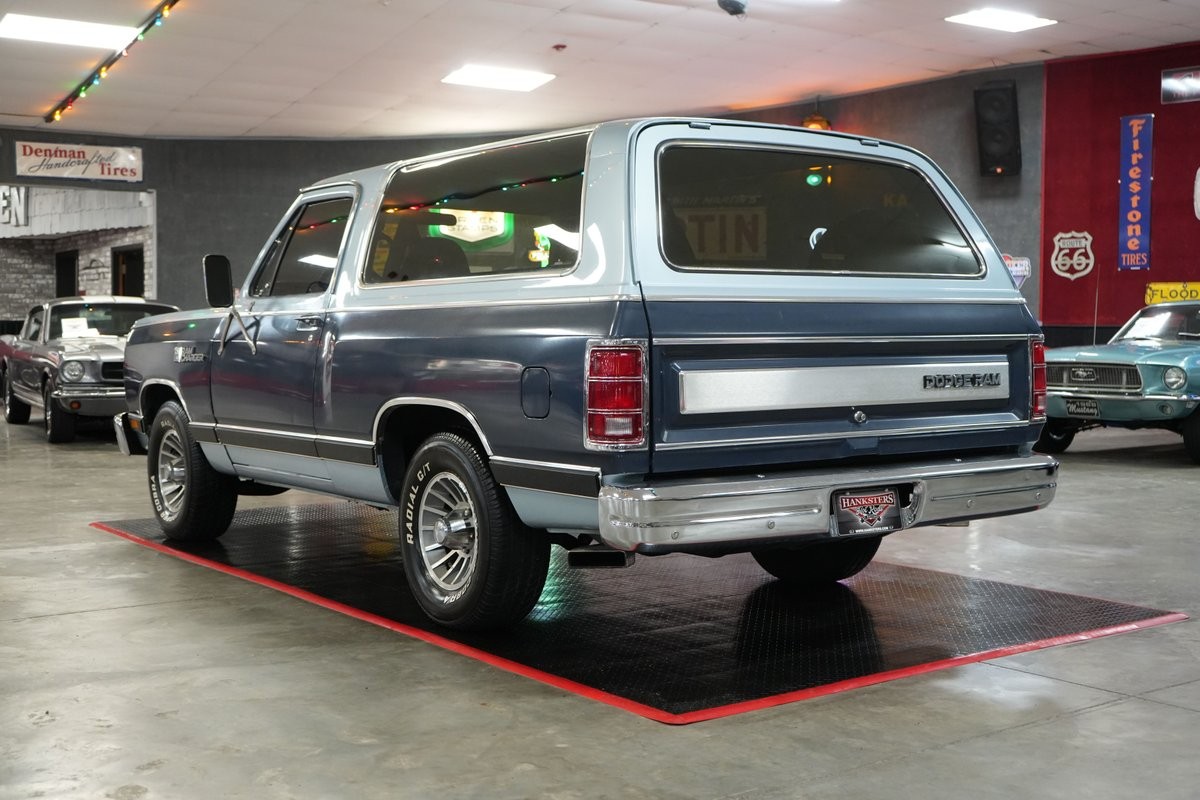 Dodge-Ramcharger-1987-SUV-20