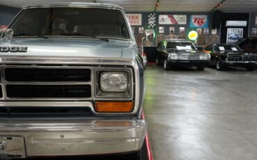 Dodge-Ramcharger-1987-SUV-27