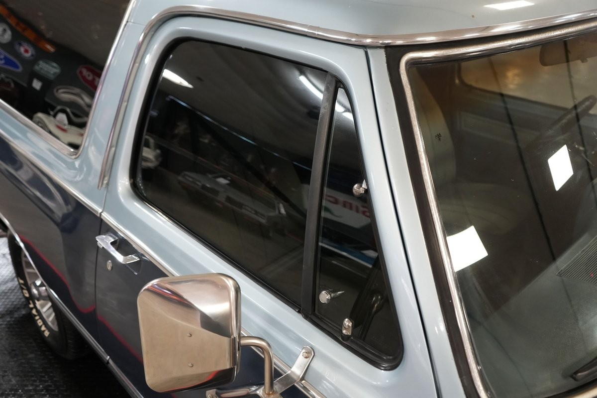 Dodge-Ramcharger-1987-SUV-34