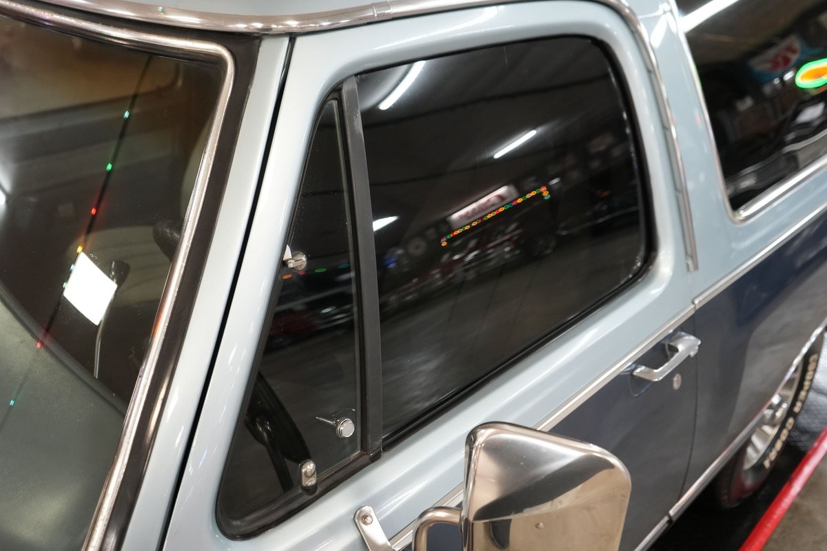 Dodge-Ramcharger-1987-SUV-38