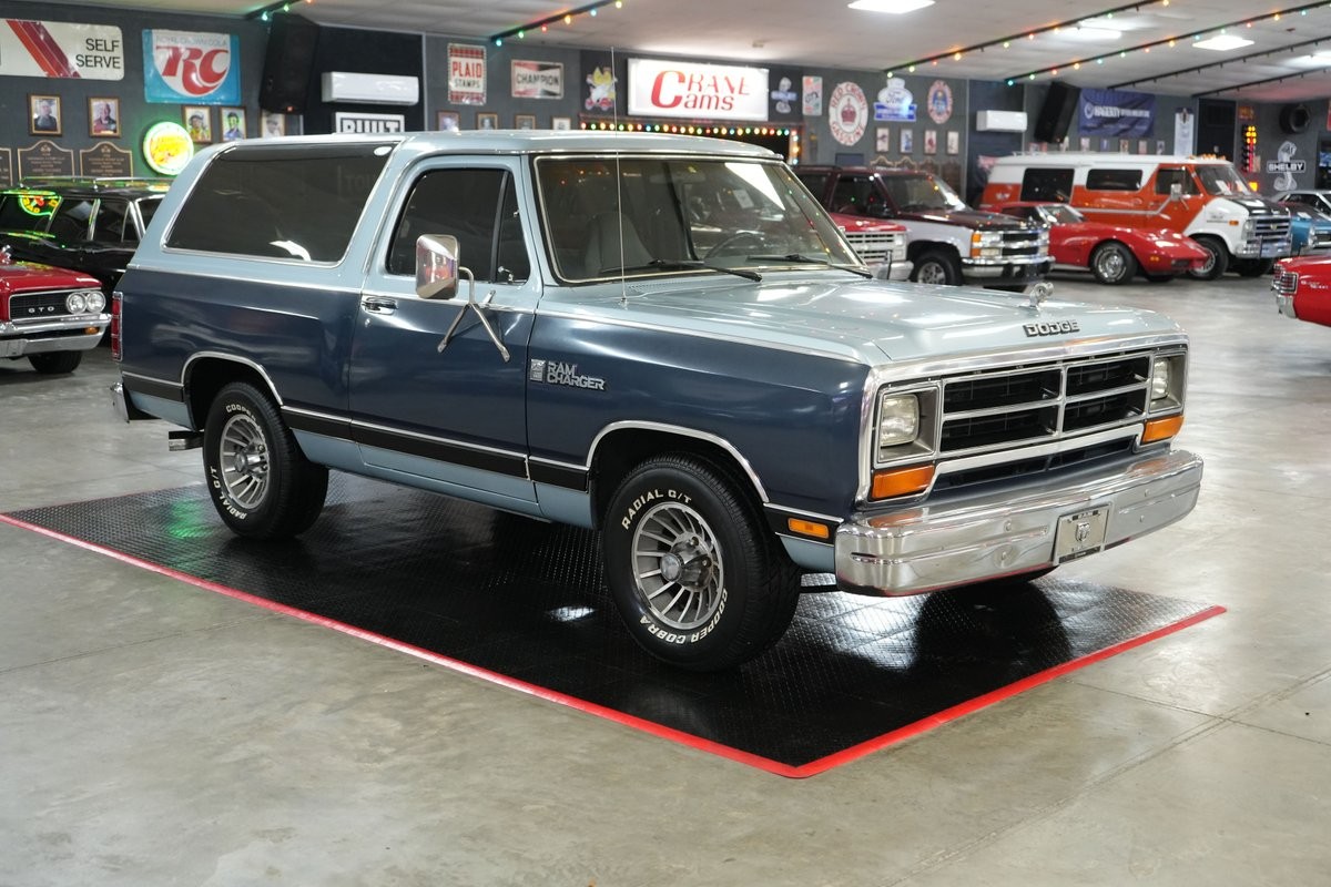 Dodge-Ramcharger-1987-SUV-7