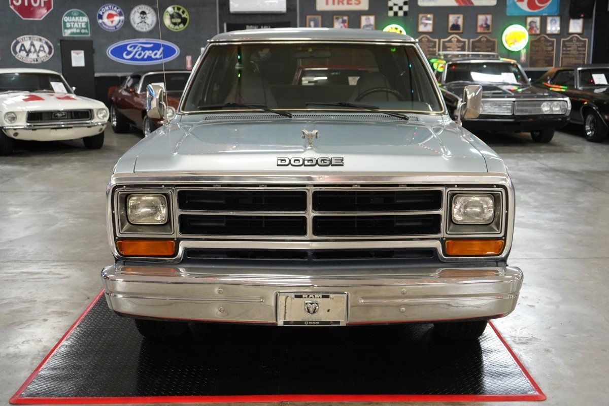 Dodge-Ramcharger-1987-SUV-8
