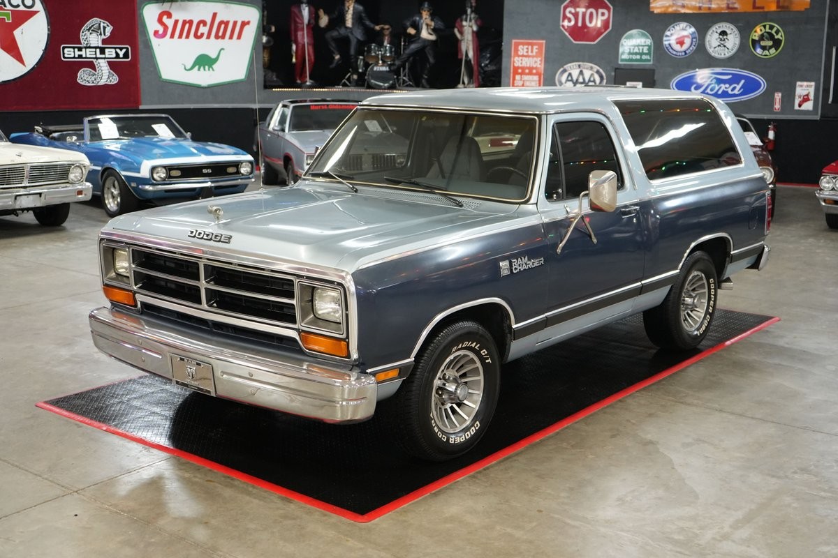 Dodge-Ramcharger-1987-SUV-9