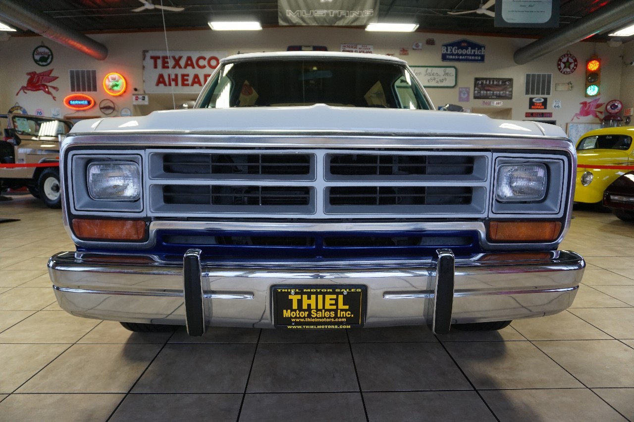 Dodge-Ramcharger-1989-SUV-11