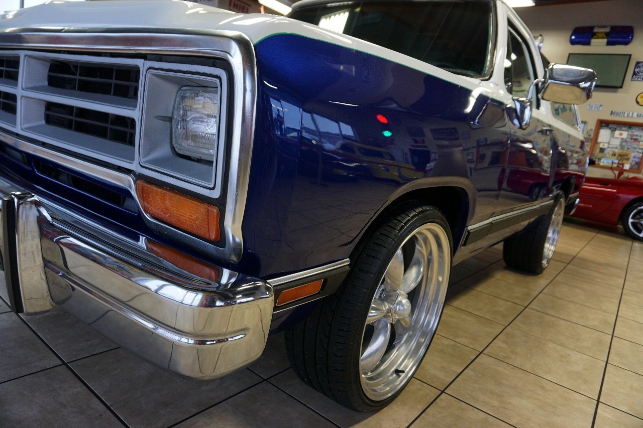 Dodge-Ramcharger-1989-SUV-12
