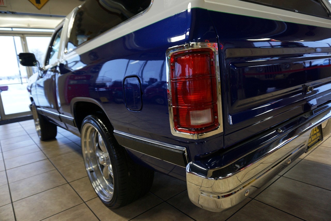 Dodge-Ramcharger-1989-SUV-16