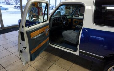 Dodge-Ramcharger-1989-SUV-19