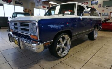 Dodge-Ramcharger-1989-SUV-2