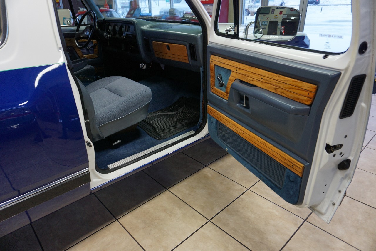 Dodge-Ramcharger-1989-SUV-22