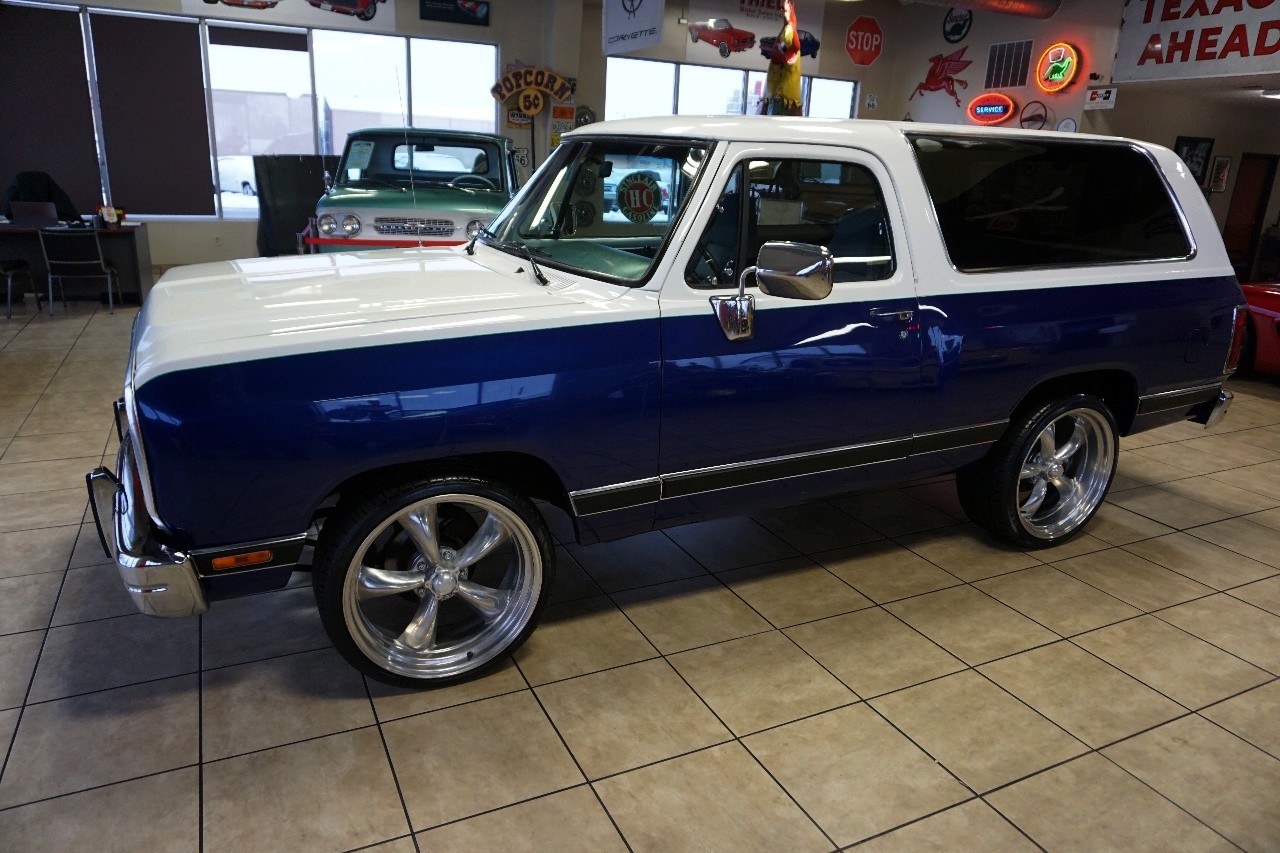 Dodge-Ramcharger-1989-SUV-3