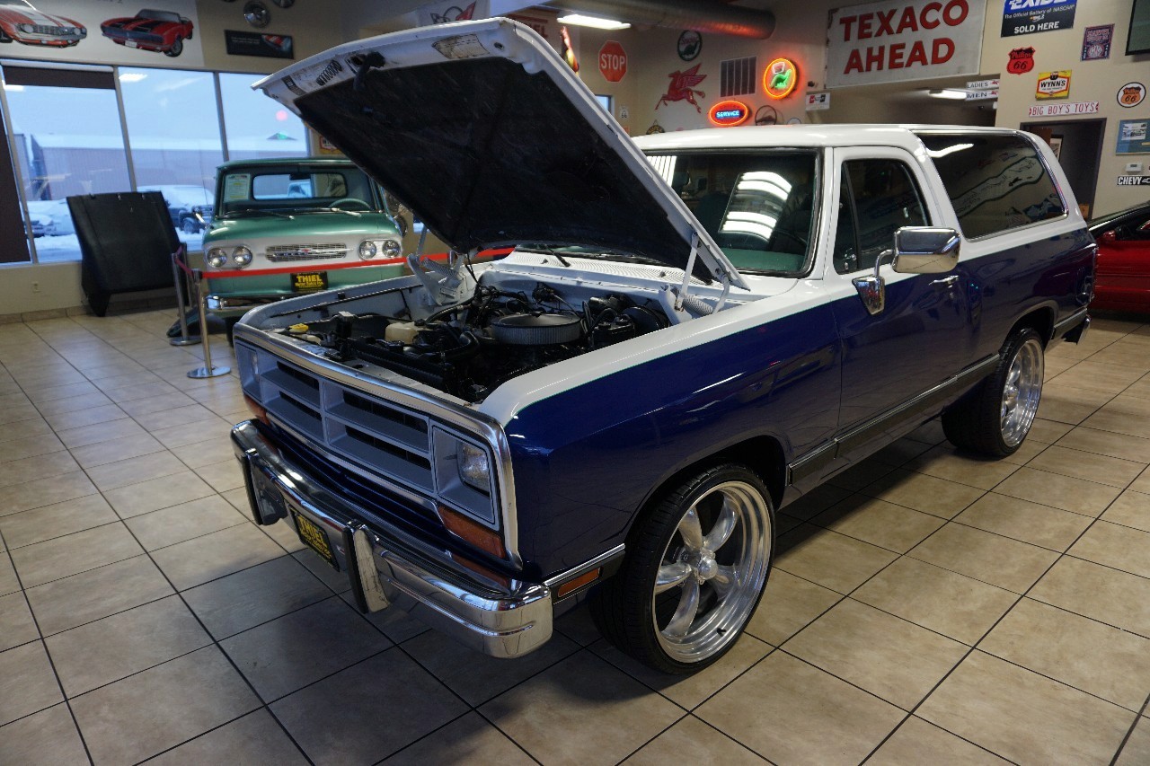 Dodge-Ramcharger-1989-SUV-31