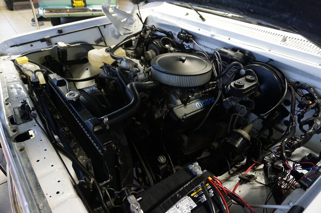 Dodge-Ramcharger-1989-SUV-32