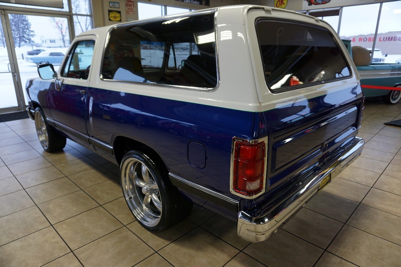 Dodge-Ramcharger-1989-SUV-5