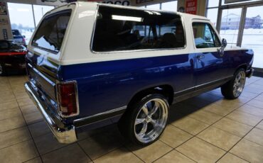 Dodge-Ramcharger-1989-SUV-8