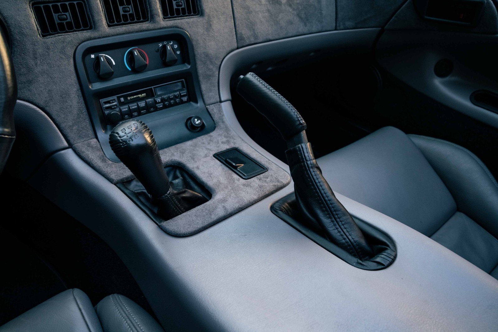 Dodge-Viper-1993-Convertible-37