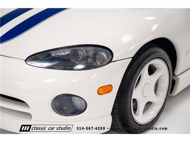 Dodge-Viper-1996-Convertible-24