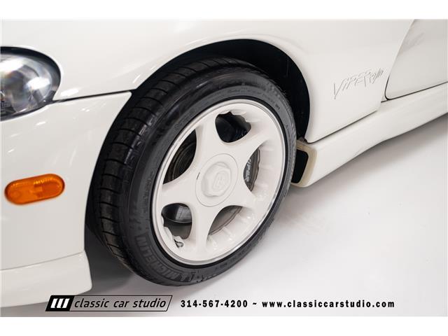Dodge-Viper-1996-Convertible-28