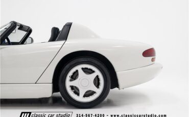 Dodge-Viper-1996-Convertible-38