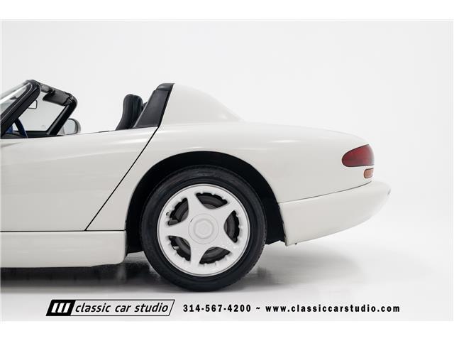 Dodge-Viper-1996-Convertible-38