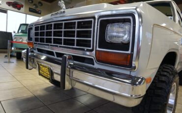 Dodge-W-Series-1985-Standard-Cab-Pickup-17