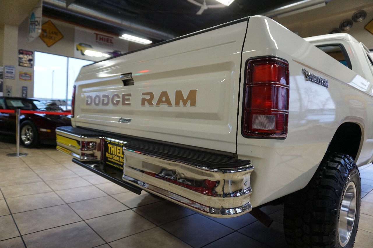 Dodge-W-Series-1985-Standard-Cab-Pickup-18