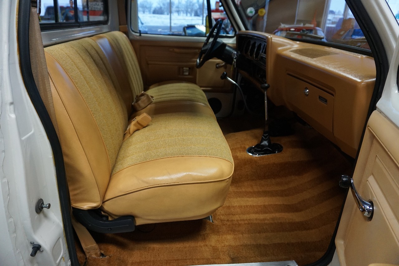 Dodge-W-Series-1985-Standard-Cab-Pickup-23