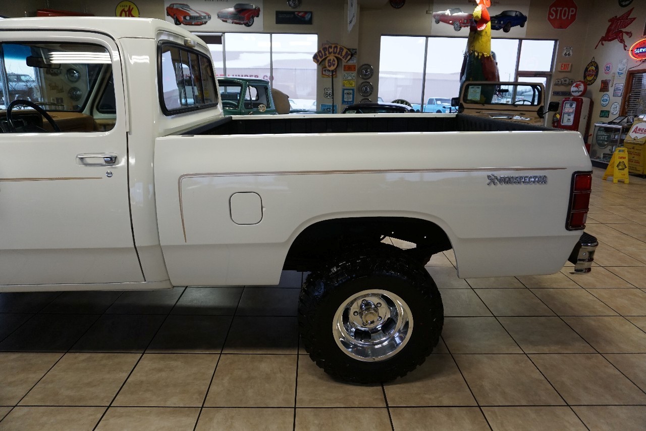 Dodge-W-Series-1985-Standard-Cab-Pickup-36