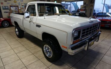 Dodge-W-Series-1985-Standard-Cab-Pickup-9