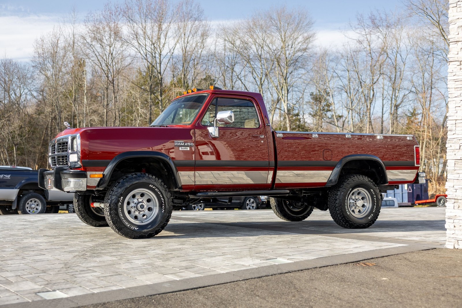 Dodge-W250-1993-Pickup-Truck-2