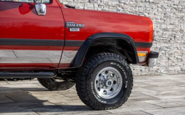 Dodge-W250-1993-Pickup-Truck-9
