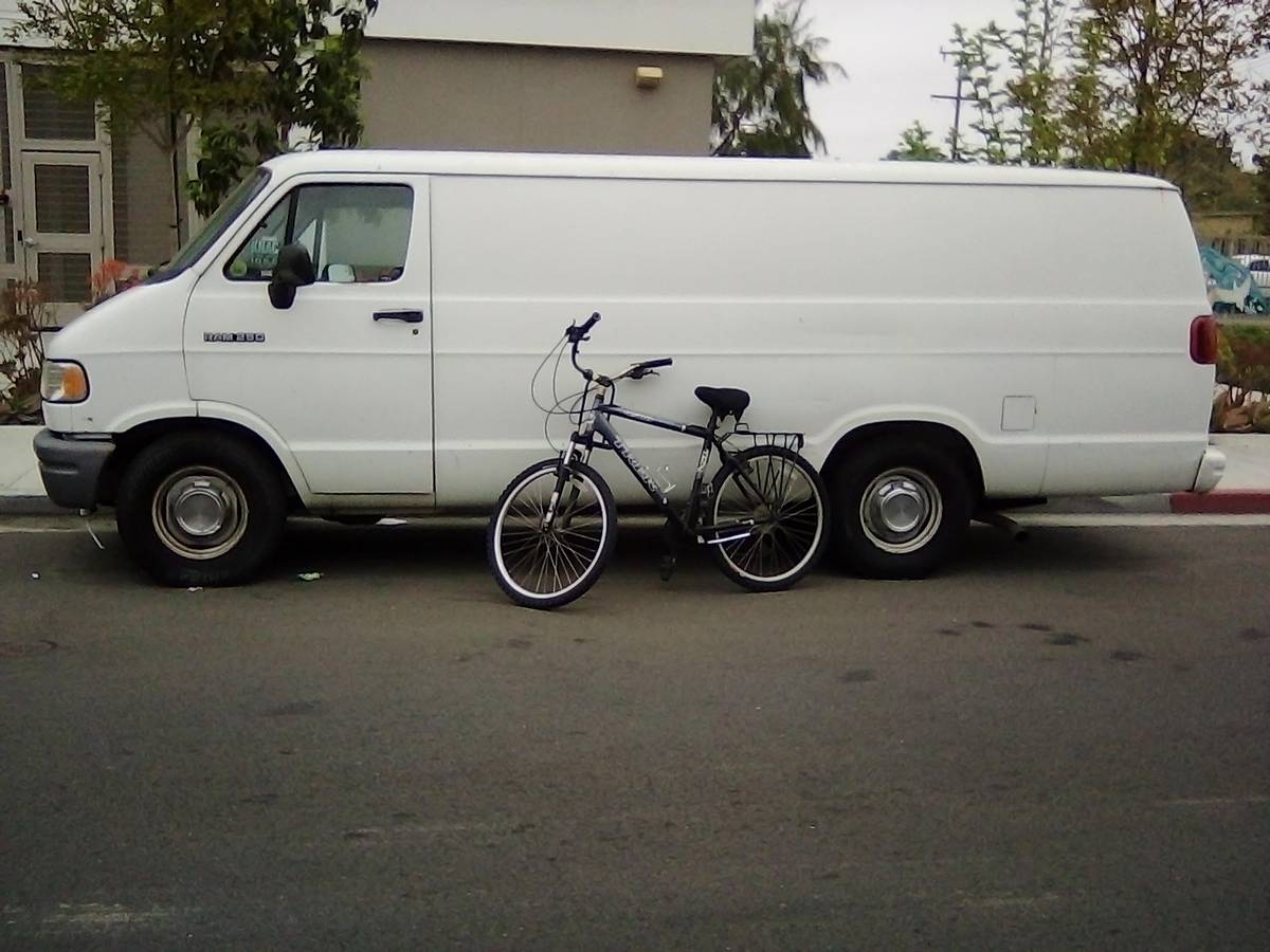 Dodge-b250-van-1994-7