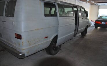 Dodge-b300-1976-11