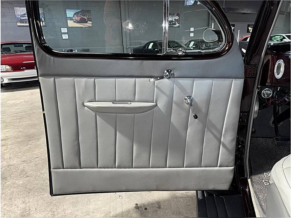 Dodge-brothers-1937-brown-1