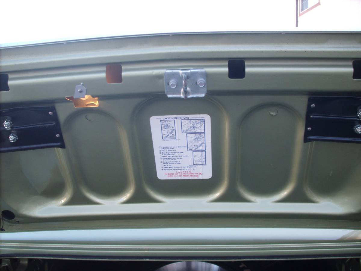 Dodge-challenger-1970-32