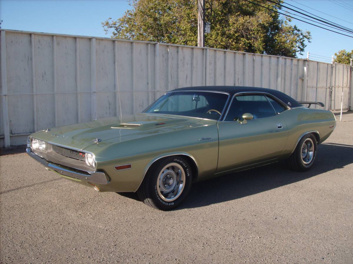 Dodge-challenger-1970-4