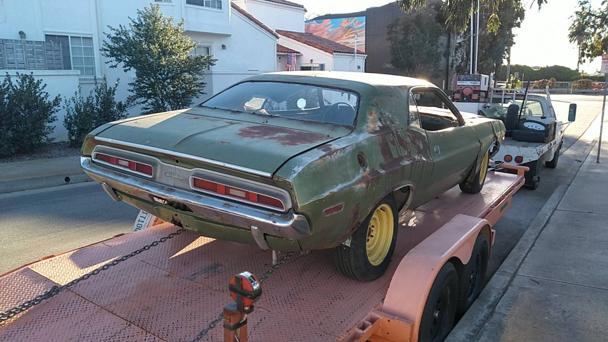 Dodge-challenger-1971-12