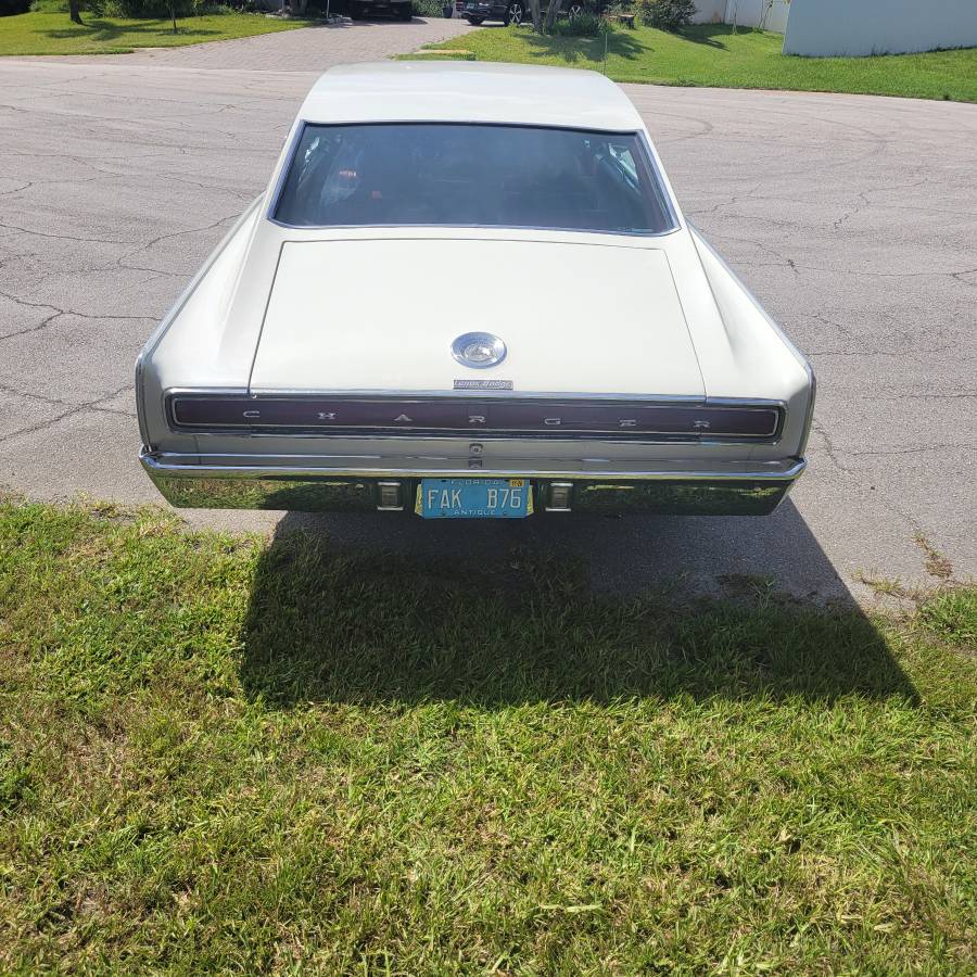 Dodge-charger-1967-white-21