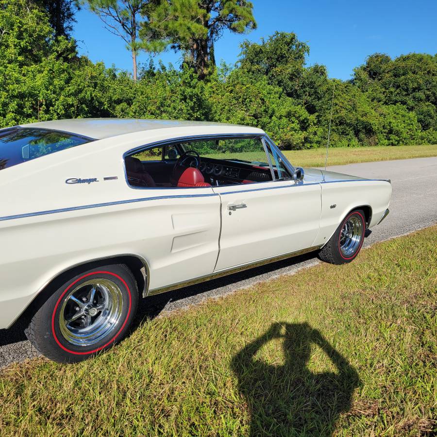 Dodge-charger-1967-white-5