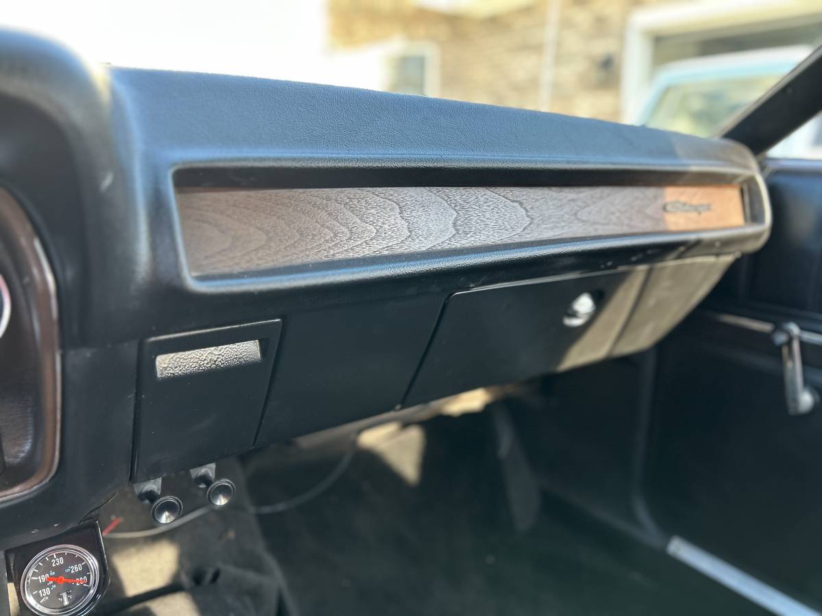 Dodge-charger-1973-white-5