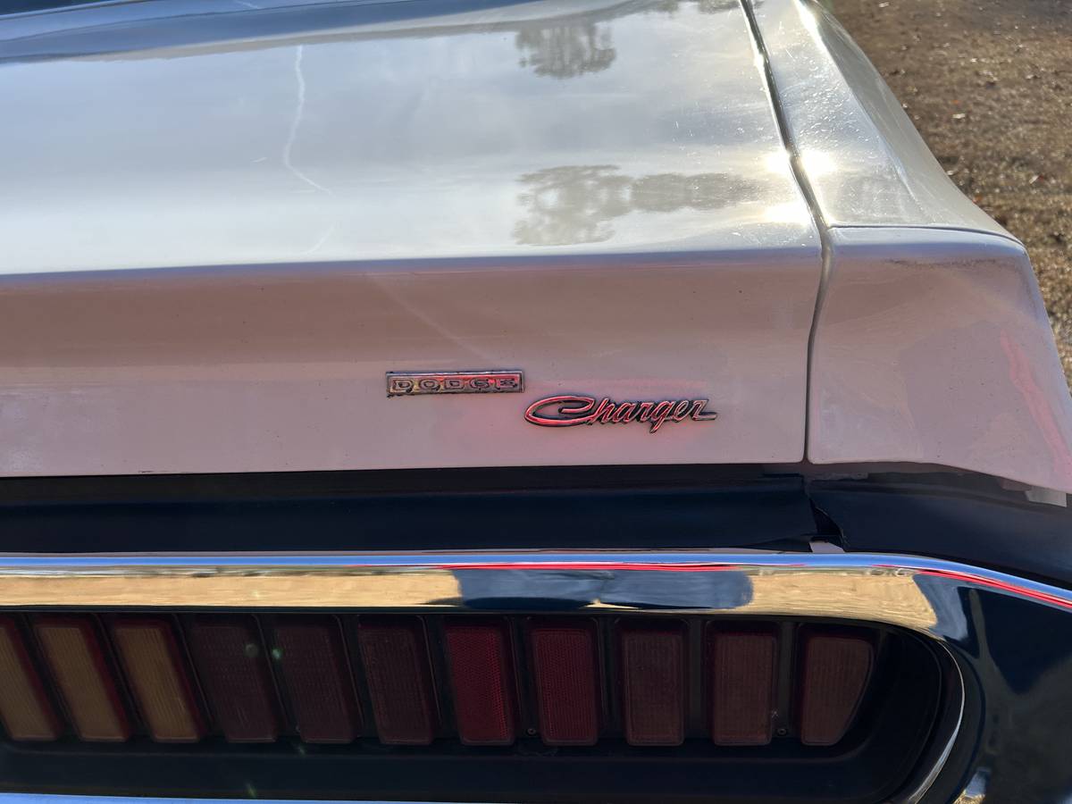 Dodge-charger-1973-white-9