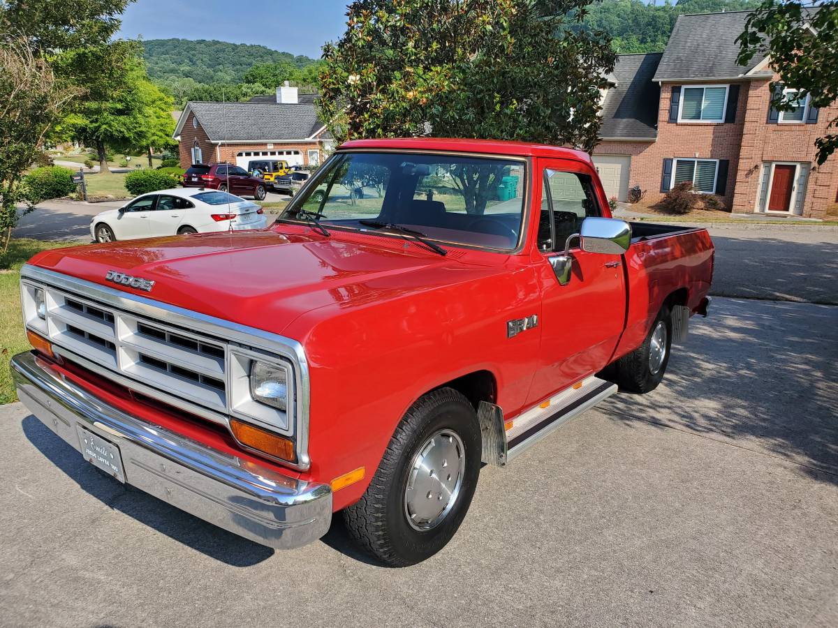 Dodge-d-series-d150-s-1990-red-1