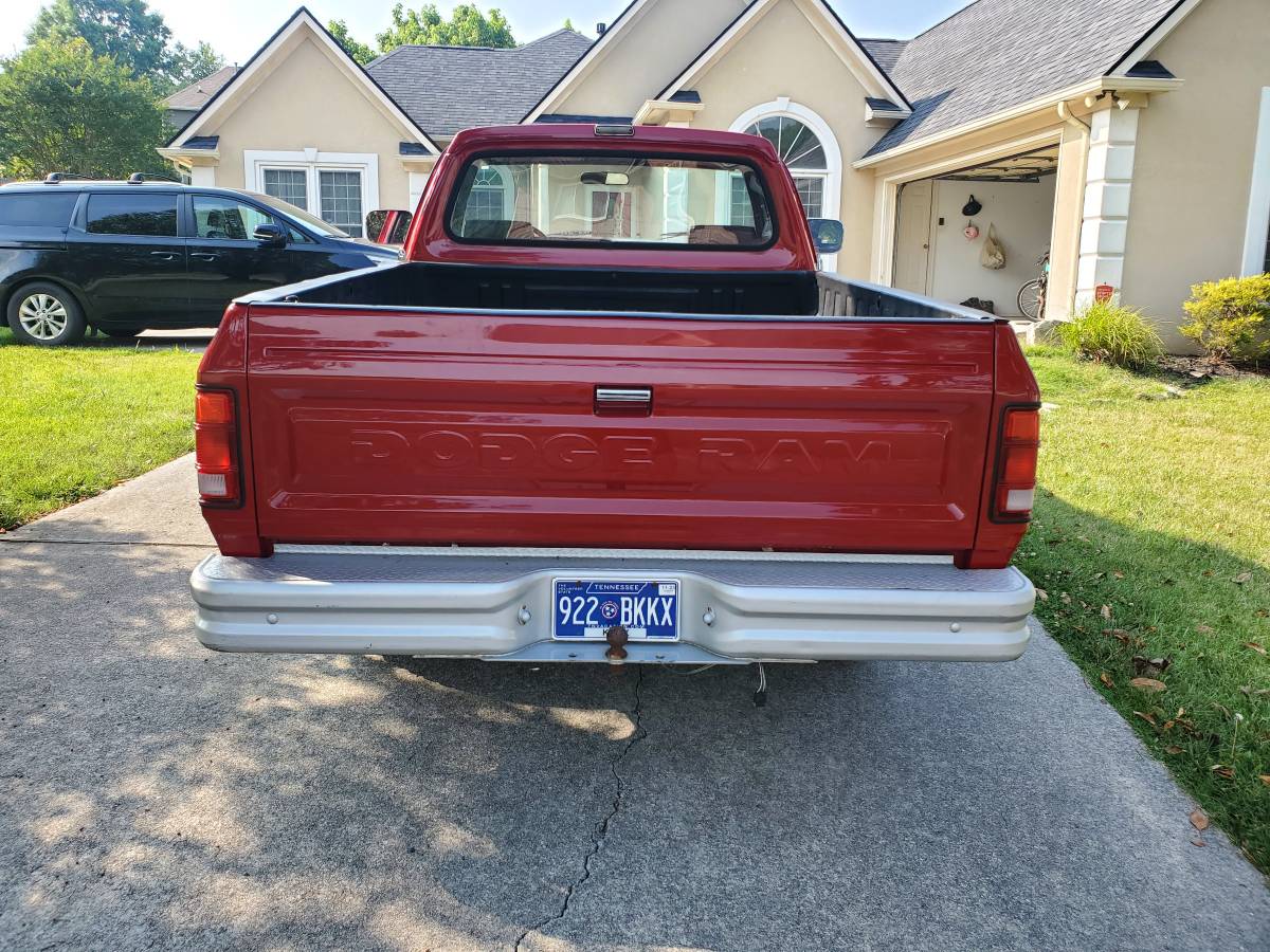 Dodge-d-series-d150-s-1990-red-10
