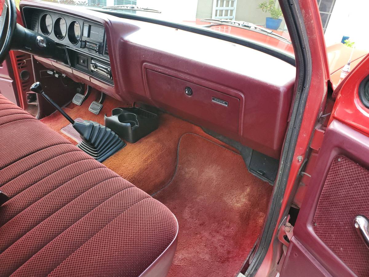 Dodge-d-series-d150-s-1990-red-14