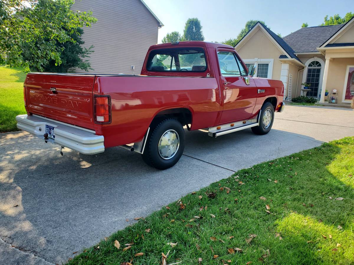 Dodge-d-series-d150-s-1990-red-2